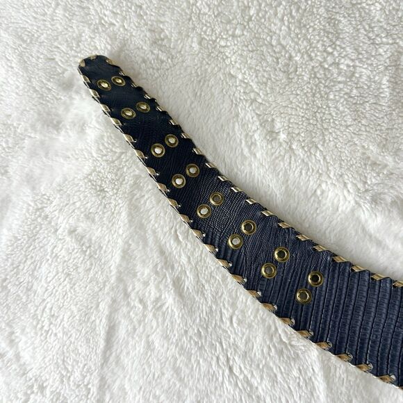 VTG It’s A Jungle Wide Black & Gold Leather Hip Boho Flower Belt Buckle main image 4
